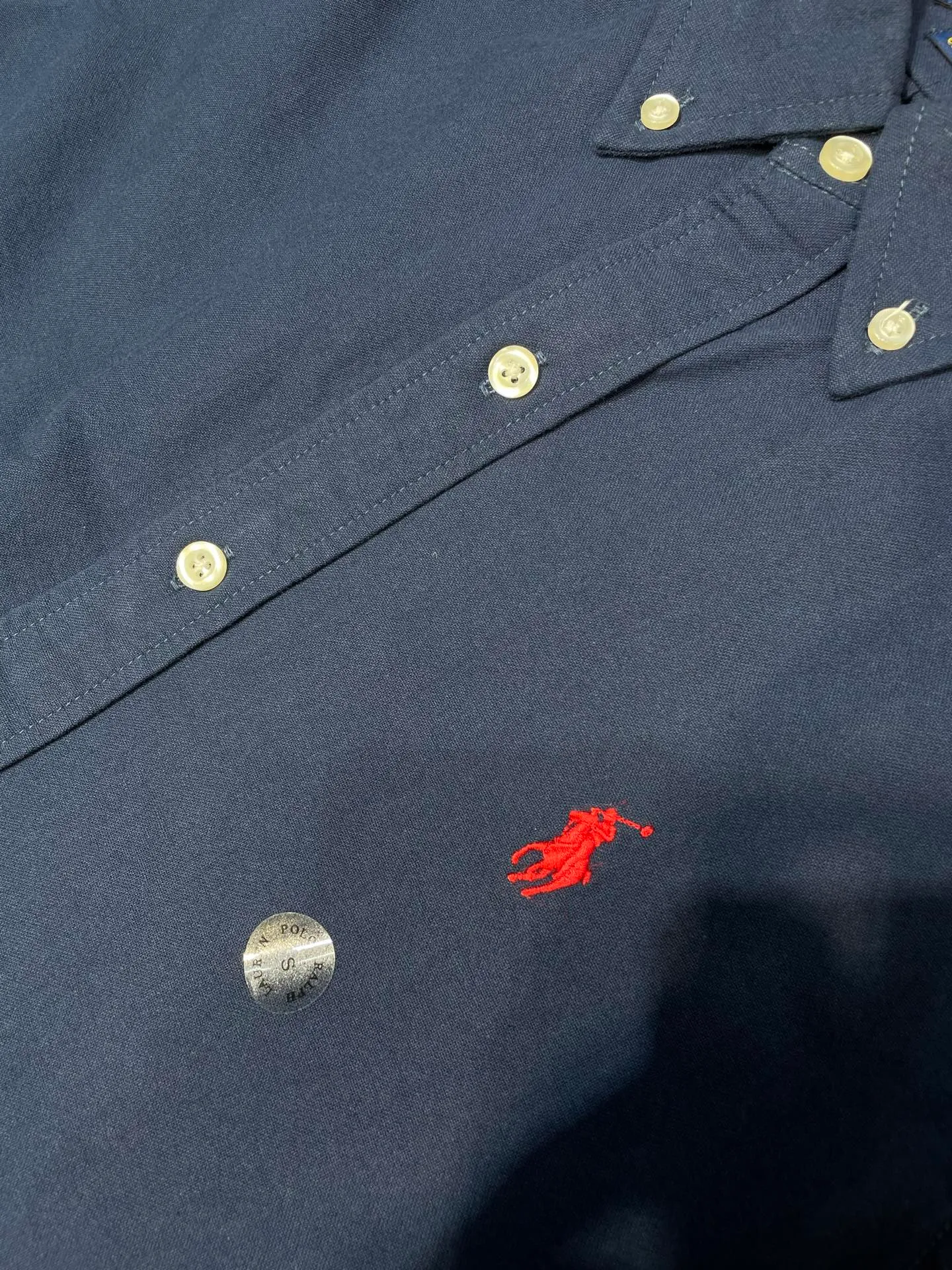 P370 Ralph Lauren 🌟 War Horse solid color shirt, macaron color, white upper body, loose fit, contrasting embroidery design on the cuffs and chest, button closure, can be paired with a skirt of the same color Size: xs-xl